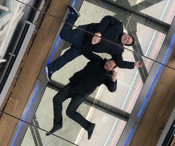 Optical illusion atop the London Bridge